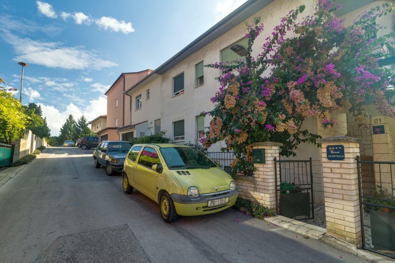 Apartments Tonka Near Beach And Sea Pula Zewnętrze zdjęcie