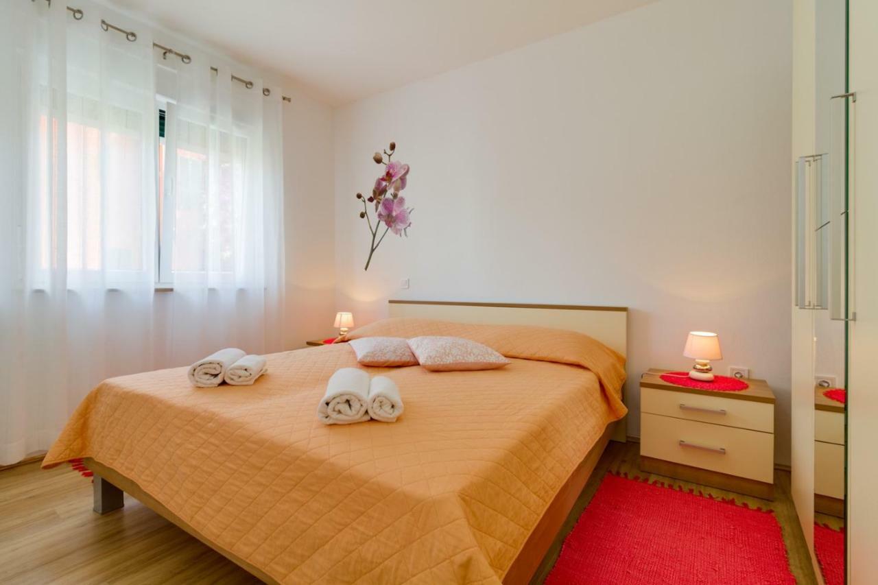 Apartments Tonka Near Beach And Sea Pula Zewnętrze zdjęcie